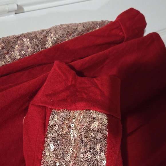 Final Sale: Sparkly 2xl holiday tshirt - Picture 6 of 6